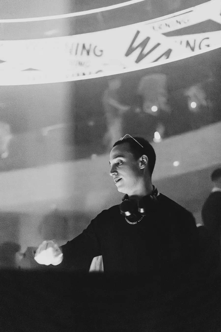DJ Obregón en cabina